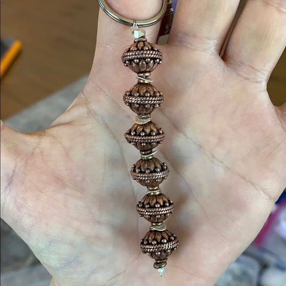 Handmade metal beaded keychain - Picture 2 of 9